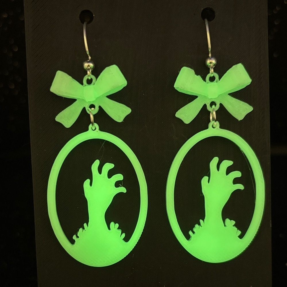 Glow-in-the-Dark Zombie Hand Earrings 🖤💀